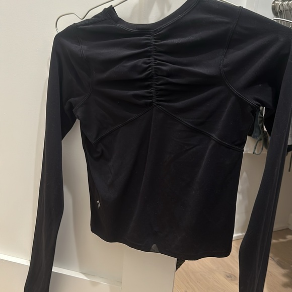 Black ivivva long sleve - Picture 2 of 4